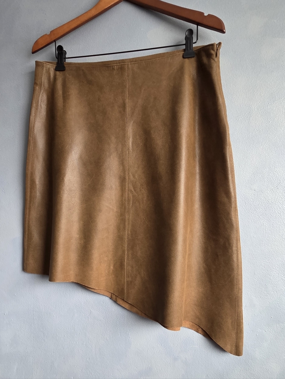 ZARA COLLECTION CARAMEL LEATHER ASYMETRICAL MINI SKIRT SIZE  US LARGE